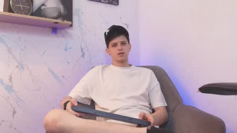 Snapshot of sebastamayo_ chatting on March 2026 07:47:02 AM SEBAS online show from March 2026 07:47:02 AM