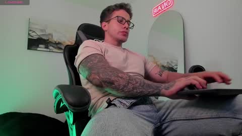 Snapshot of sebastianortizm chatting on January 2025 12:52:02 AM Lucian Sinclair online show from January 2025 12:52:02 AM