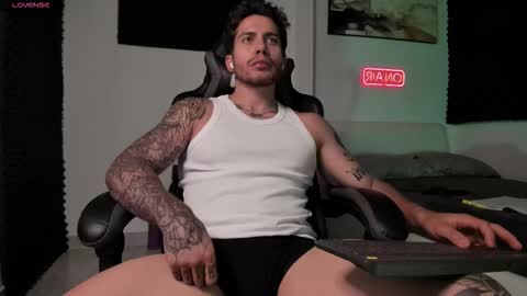 Lucian Sinclair online show from November 2025 02:21:01 AM