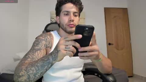 Snapshot of sebastianortizm chatting on July 2026 02:17:02 AM Lucian Sinclair online show from July 2026 02:17:02 AM