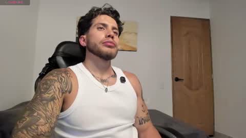 Snapshot of sebastianortizm chatting on July 2026 01:09:02 AM Lucian Sinclair online show from July 2026 01:09:02 AM