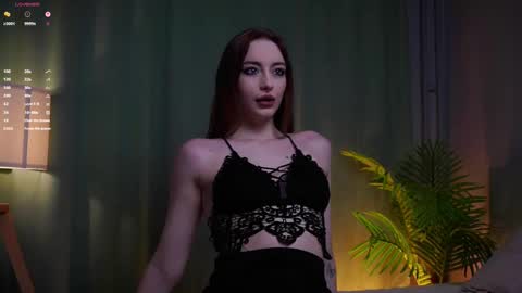 Snapshot of secrethustle chatting on February 2026 02:18:01 PM Lily online show from February 2026 02:18:01 PM