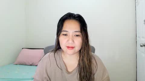 Snapshot of secretlover010101 chatting on March 2025 06:12:02 AM MILAN online show from March 2025 06:12:02 AM