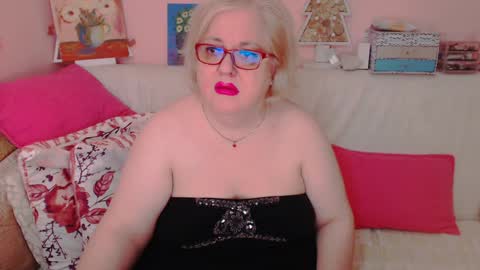 Snapshot of secretloverbbw chatting on January 2025 07:53:02 PM Alice online show from January 2025 07:53:02 PM