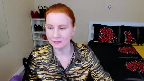 seductive_foxy_ online show from April 2026 12:06:02 PM
