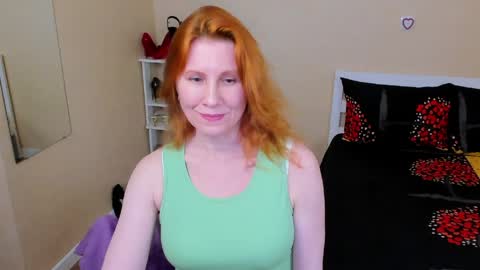 seductive_foxy_ online show from April 2026 12:29:02 PM