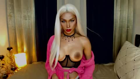 Snapshot of seductresskatarina chatting on December 2024 08:11:02 AM KATARINA LUST online show from December 2024 08:11:02 AM