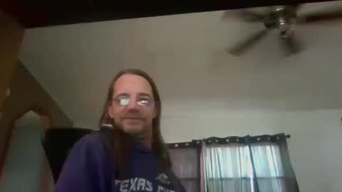 Snapshot of seeaaronscock chatting on December 2024 02:27:01 PM Aaron Guitar online show from December 2024 02:27:01 PM
