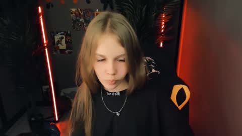 Snapshot of selen_hells_weet chatting on September 2025 05:35:02 PM Selena online show from September 2025 05:35:02 PM