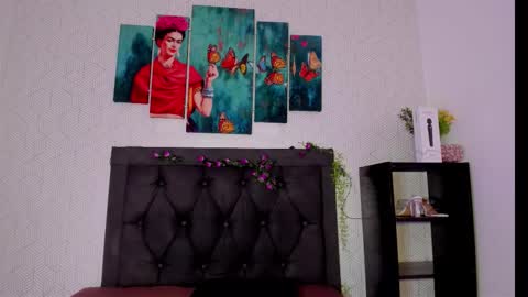 selena_fox7 online show from September 2025 05:29:01 AM