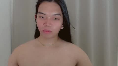 Snapshot of selena_fuckdoll chatting on December 2024 01:43:01 AM Selena online show from December 2024 01:43:01 AM