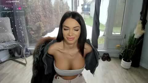 Selena online show from February 2025 07:05:01 AM