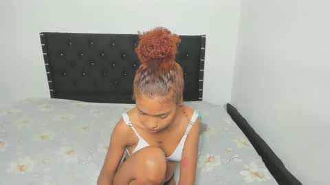 selena_sexi1 online show from September 2025 03:00:02 PM