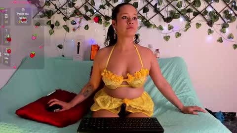 Selena  online show from October 2025 05:35:02 PM