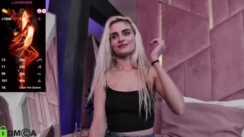 Selena online show from December 2025 06:11:01 AM