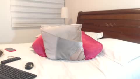 Selena online show from December 2024 03:09:01 AM