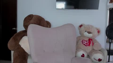 Alejandra  online show from July 2026 01:59:01 PM