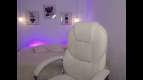 selene_rouse_ online show from November 2025 12:21:01 AM