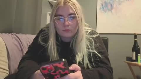 Selene online show from March 2026 01:20:01 AM