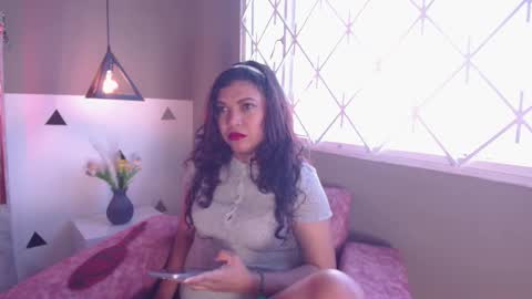 Selene online show from November 2025 12:07:01 PM