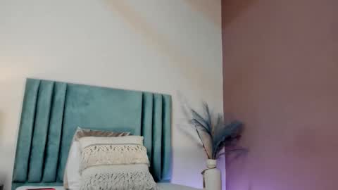 Selene Lujan online show from December 2025 11:49:02 AM