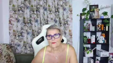 Snapshot of selenna57 chatting on January 2025 06:52:01 PM Selenna online show from January 2025 06:52:01 PM