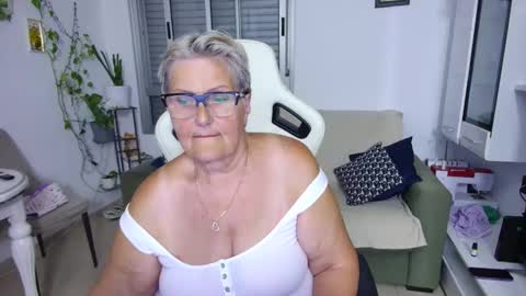 Selenna online show from May 2026 05:17:02 PM