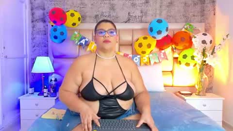 Selenna Cooper online show from June 2026 12:06:01 PM