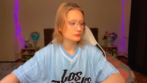 Simon and Alice online show from September 2025 08:53:02 PM