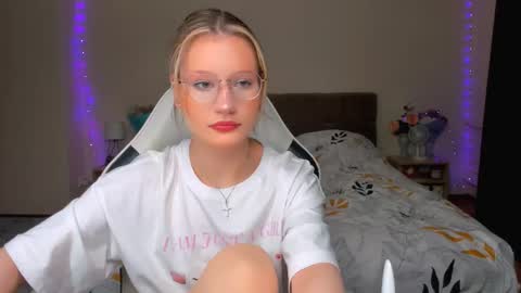 Simon and Alice online show from September 2025 08:12:02 PM