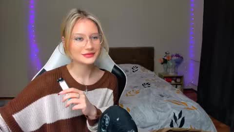 Simon and Alice online show from September 2025 08:14:01 PM