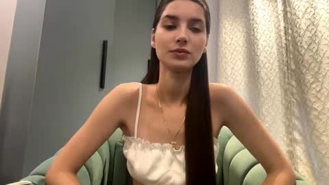 Sofia online show from November 2025 08:24:01 AM