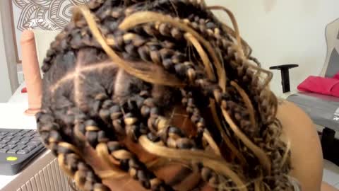 Snapshot of selket_ chatting on February 2025 01:51:02 PM Selket online show from February 2025 01:51:02 PM