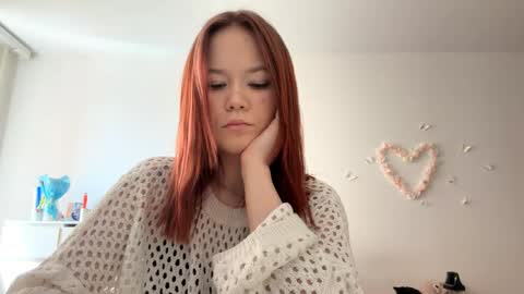 Snapshot of selmacalumag chatting on April 2026 09:15:01 AM Lily online show from April 2026 09:15:01 AM