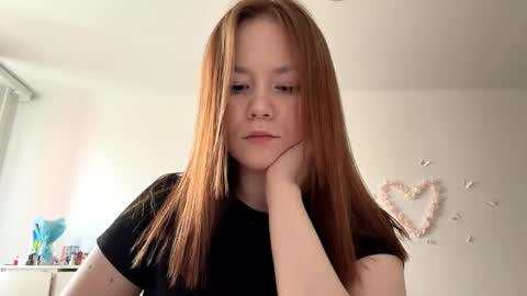 Snapshot of selmacalumag chatting on May 2026 07:05:01 AM Lily online show from May 2026 07:05:01 AM