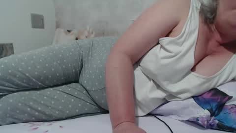 Snapshot of seniorita333 chatting on December 2024 10:13:01 AM Lenna online show from December 2024 10:13:01 AM