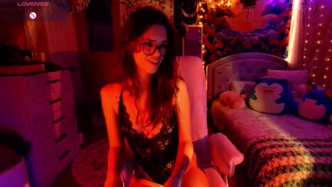    online show from December 2025 04:22:01 AM