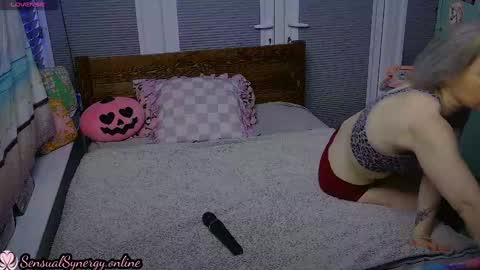 Snapshot of sensual_synergy_ chatting on December 2024 10:39:02 AM SensualSynergy online show from December 2024 10:39:02 AM