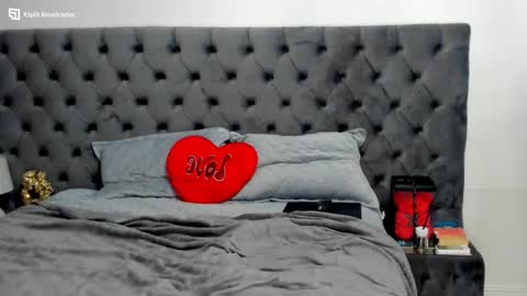 Snapshot of sensualldream chatting on March 2025 03:00:01 AM Alya online show from March 2025 03:00:01 AM