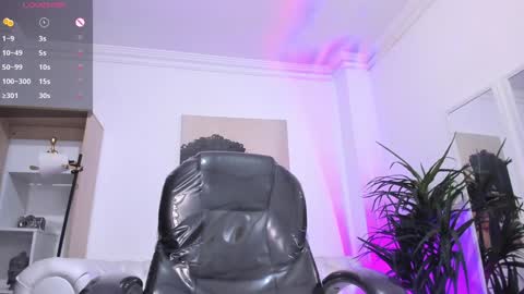 Snapshot of serena___ chatting on January 2025 03:01:01 AM serena___ online show from January 2025 03:01:01 AM