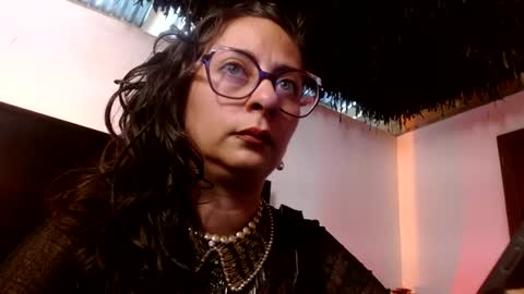 Snapshot of serena_xyz chatting on June 2026 06:17:02 PM Serena Xyz online show from June 2026 06:17:02 PM