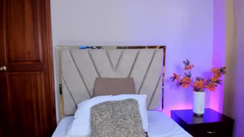 Snapshot of serenaaveline chatting on November 2025 10:53:02 PM serenaaveline online show from November 2025 10:53:02 PM