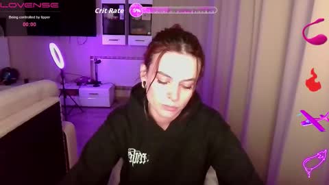 serenamilss online show from September 2025 04:23:02 PM