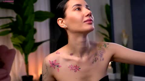 Serena online show from November 2025 11:01:02 AM