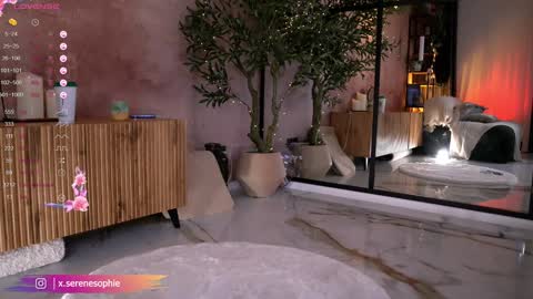 Serene Sophiex online show from October 2025 09:01:01 PM