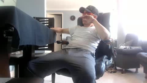 hetero serio discreto online show from January 2025 03:40:02 PM