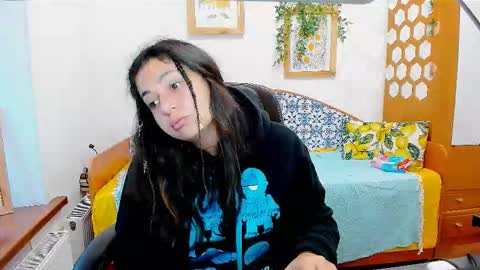 VIOLA online show from October 2025 06:13:02 AM