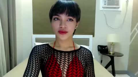 Snapshot of servicedoll18 chatting on September 2025 05:06:01 PM Bella online show from September 2025 05:06:01 PM