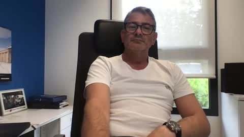 sesamechris92 online show from June 2026 04:12:02 PM