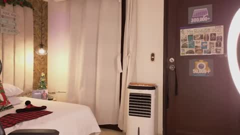 Snapshot of seth_vega_ chatting on December 2024 12:25:01 AM HEY IM SETH online show from December 2024 12:25:01 AM